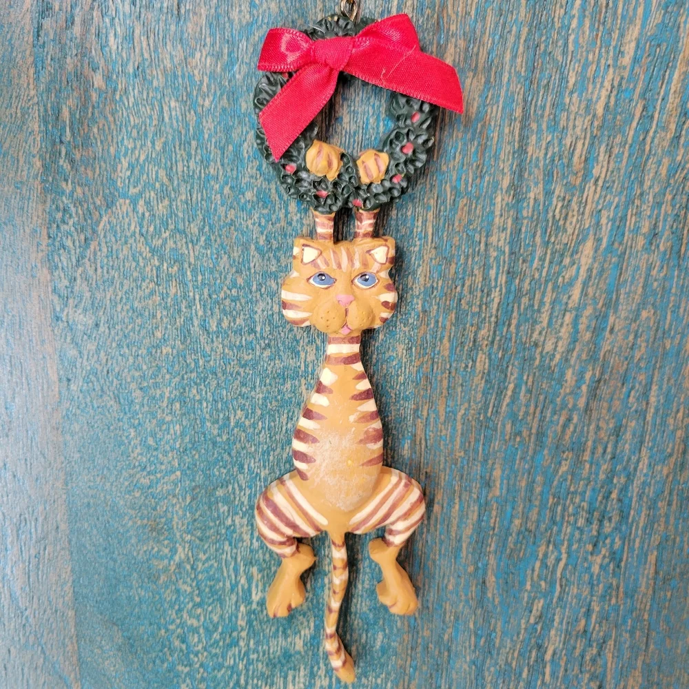 Kurt Adler Cat Hanging on Wreath Wooden Christmas Ornament ~ Cute! ~ FINAL PRICE